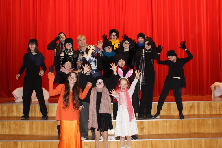 Skolas teātra studijas "Kastanis"