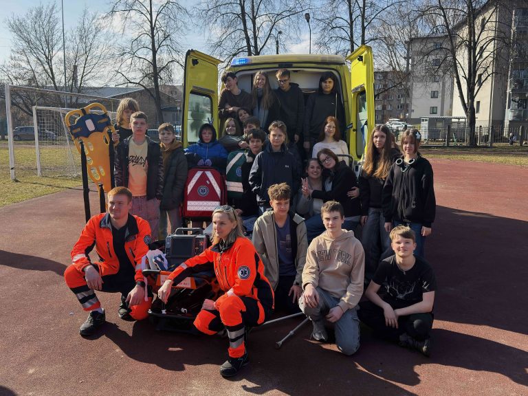 7.b un 8.a skolēni iepazina NMPD ikdienas darbu. 24.03.2026.