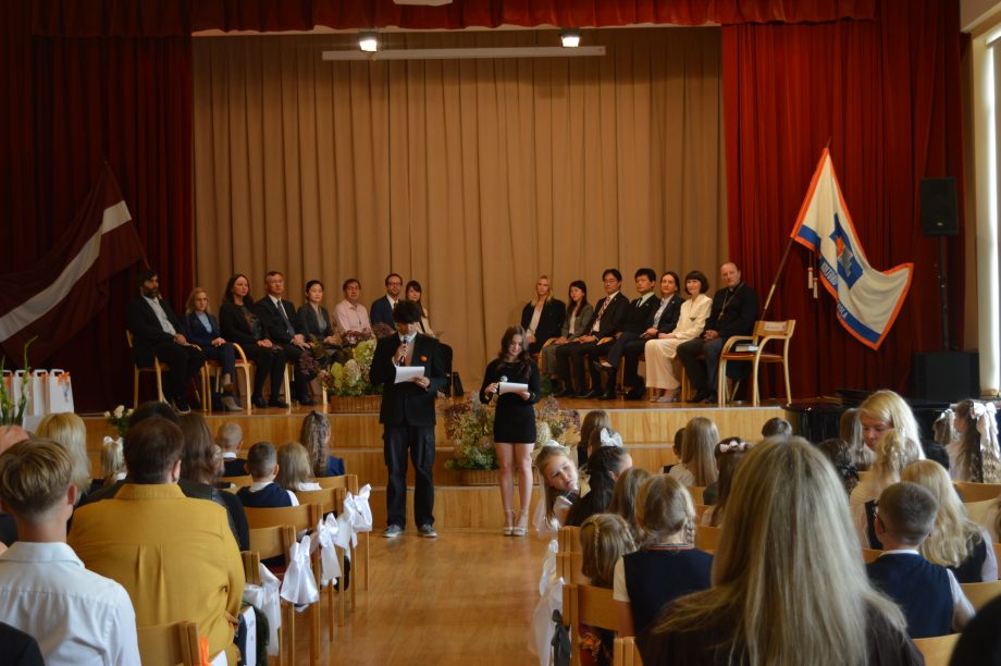 Zinību diena